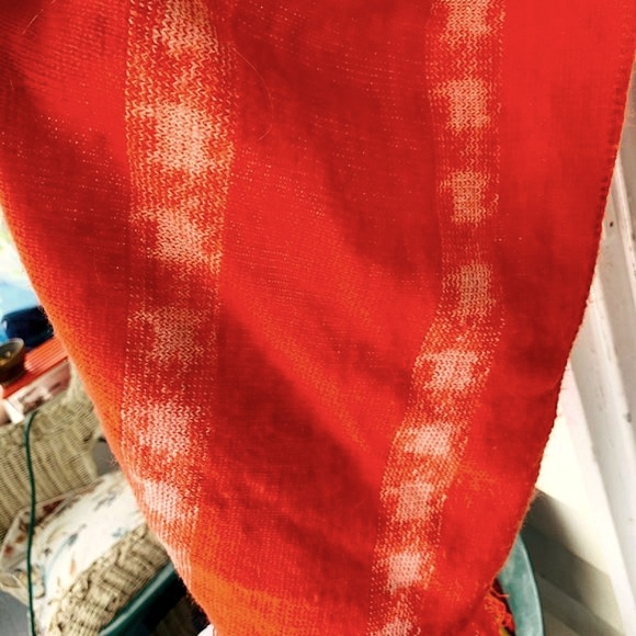 Vtg 60s bold orange houndstooth knit scarf - Picture 5 of 7